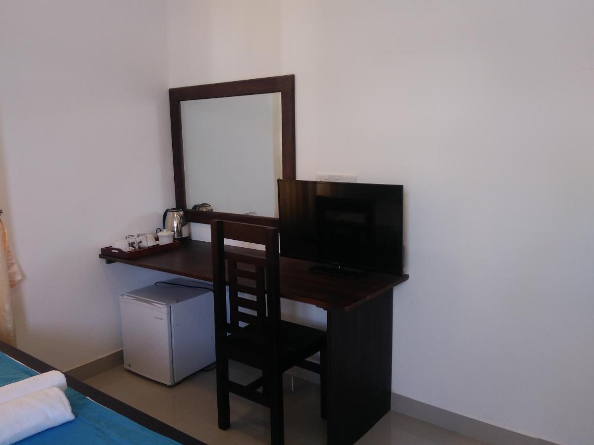 Queens Airport Residence Negombo Eksteriør bilde